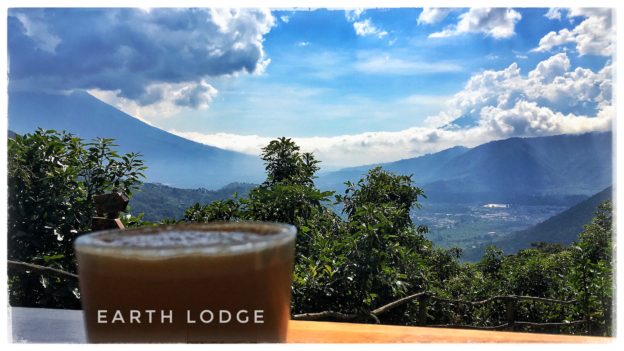 You are currently viewing Earth Lodge i Guatemala